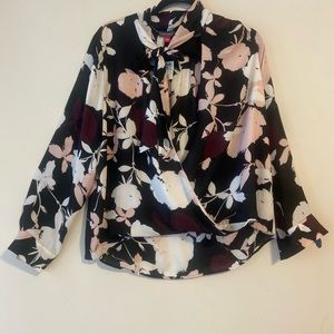 Floral Gorgeous side tie blouse size large long sleeve drape front